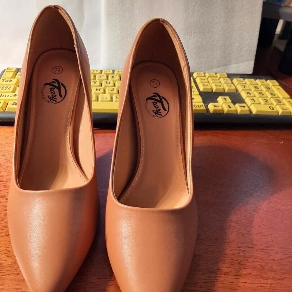 NEW ! Trary Pointed Toe High Heel Pumps Brown Size 7.5